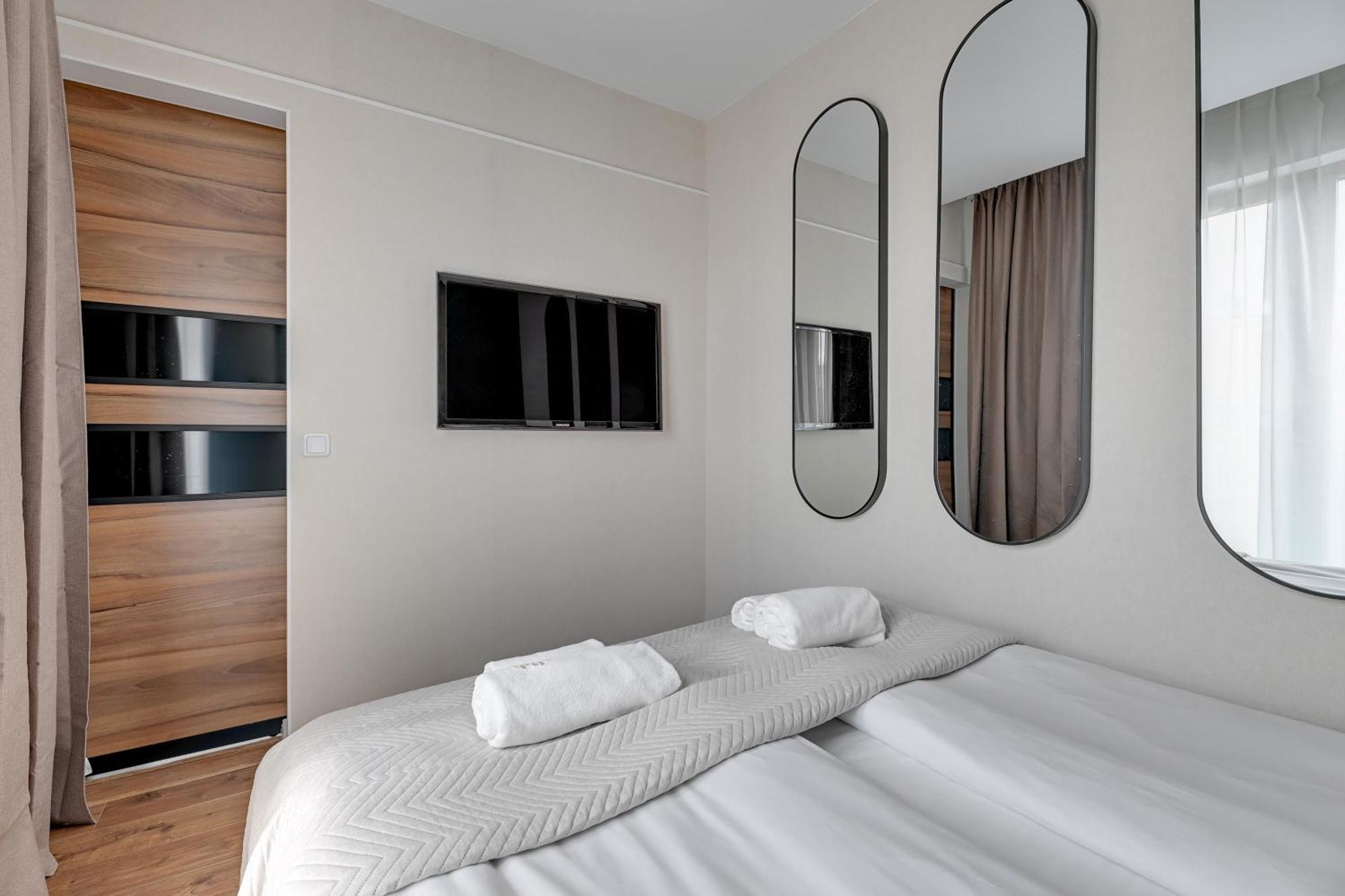 Waterlane Riverside Spa, Pool & Gym By Downtown Apartments Gdansk Room photo